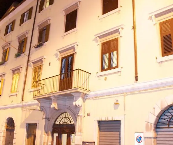 דירה Mansarda Puecher